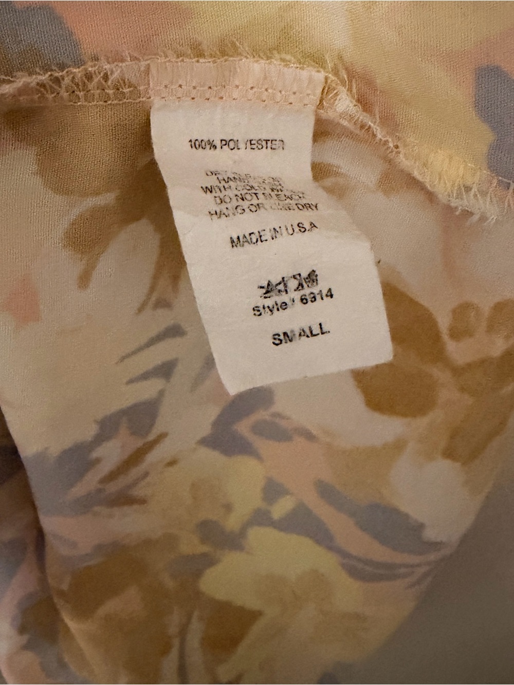 entro Peach and Yellow Floral V-Neck Blouse - Picture 3 of 3